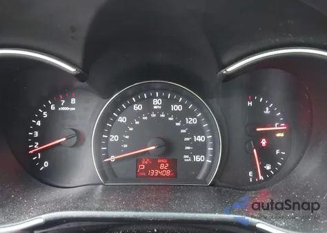 2015 Kia Sorento Lx z USA, uszkodzony, nr VIN 5XYKTCA61FG650057